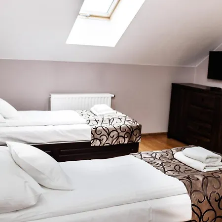 Bed & Breakfast Restauracja Ostoja 3*