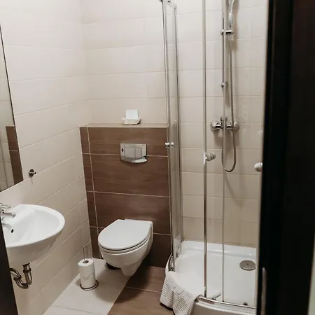 לינה וארוחת בוקר Restauracja Ostoja