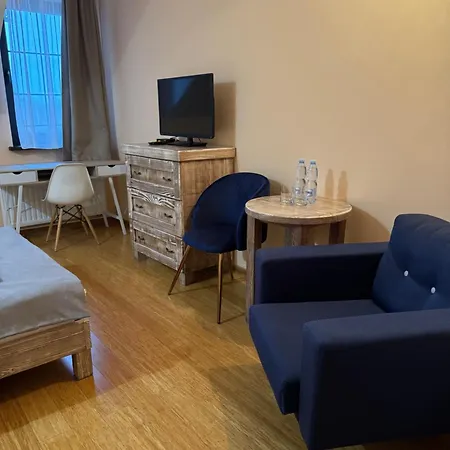 Restauracja Ostoja לינה וארוחת בוקר Wieniawa