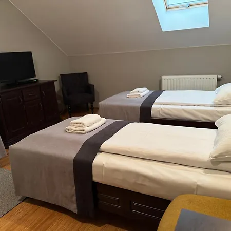 Restauracja Ostoja לינה וארוחת בוקר 3*